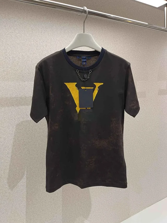 Louis Vuitton T-Shirts Short-Sleeve Graphic Crewneck product detail image 6