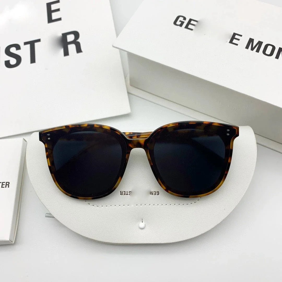 Design Gentle Monster Sunglasses Black Cat-Eye Frame with Gradient Lenses Sunglasses - 22