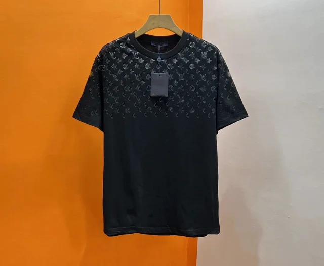 Louis Vuitton T-Shirts Short-Sleeve Graphic Crewneck product detail image 4