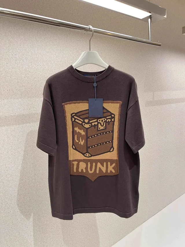Louis Vuitton T-Shirts Short-Sleeve Graphic Crewneck product detail image 8
