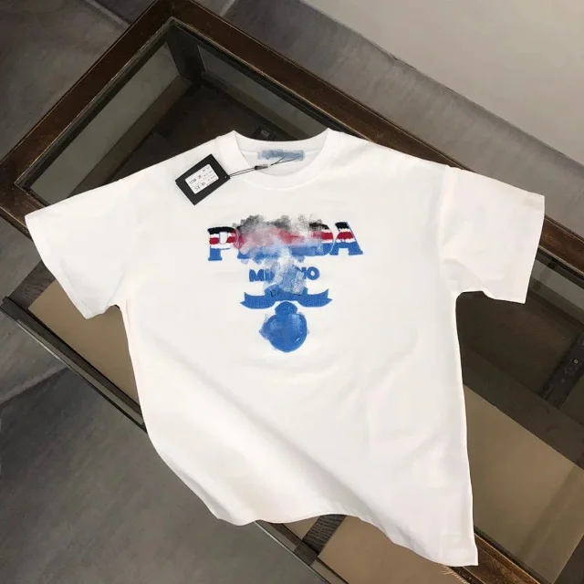 Prada T-Shirts Short-Sleeve Logo Graphic T-Shirt product detail image 9