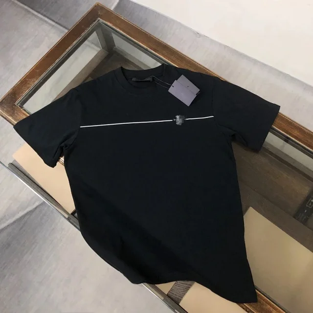Prada T-Shirts Short-Sleeve Logo Graphic T-Shirt product detail image 3