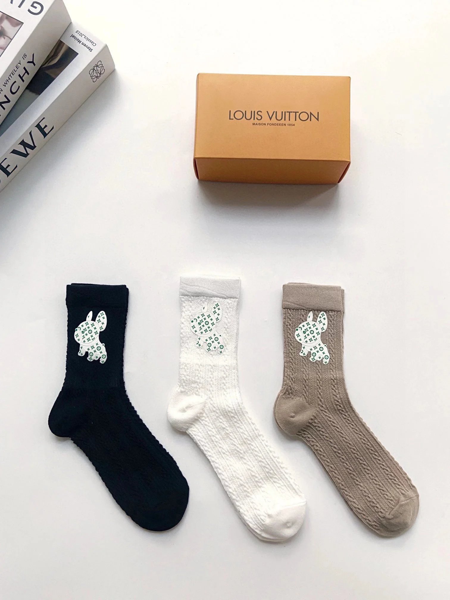 Louis Vuitton LV Monogram Embroidered Knee-High Socks Black and White - 15