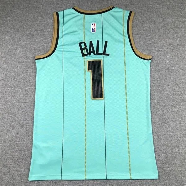 Mitchell & Ness Charlotte Hornets 1992-93 Larry Johnson Throwback Jersey Purple - 11