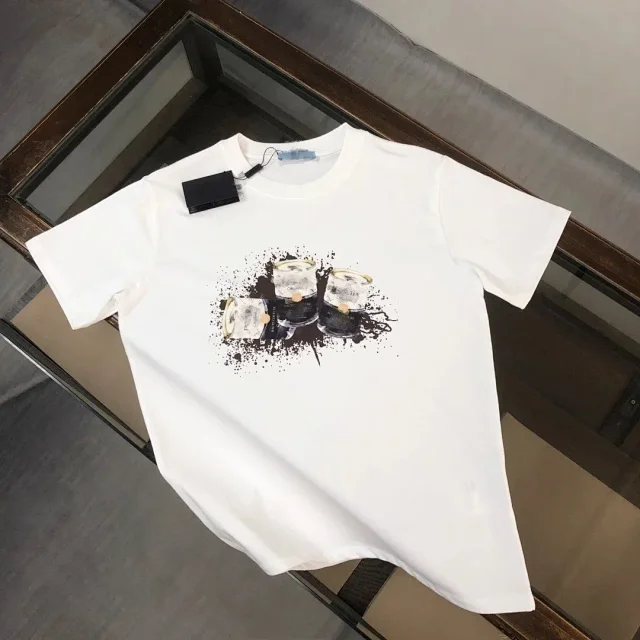 Prada T-Shirts Short-Sleeve Logo Graphic T-Shirt product detail image 14