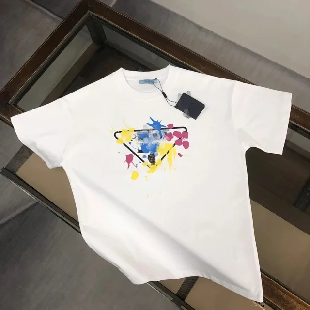 Prada T-Shirts Short-Sleeve Logo Graphic T-Shirt product detail image 8