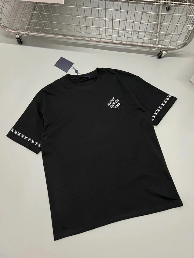 Louis Vuitton T-Shirts Short-Sleeve Graphic Crewneck product detail image 11
