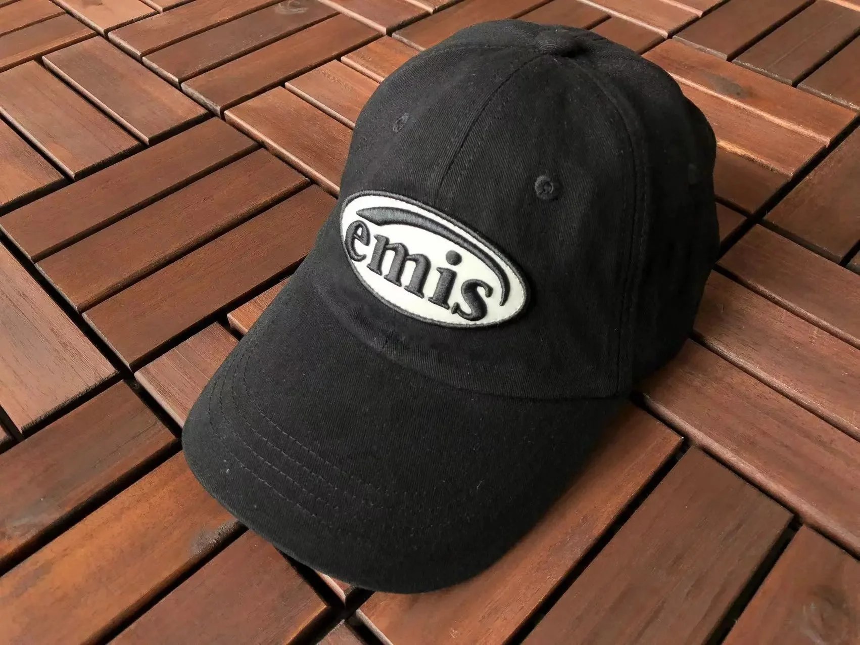 Design Emis Logo Embroidered Baseball Cap White Baseball Cap - 3
