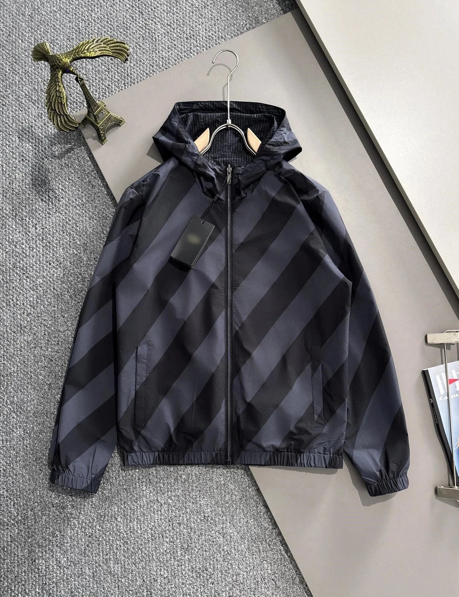 Unbranded Jackets Zip-front hooded windbreaker image 3