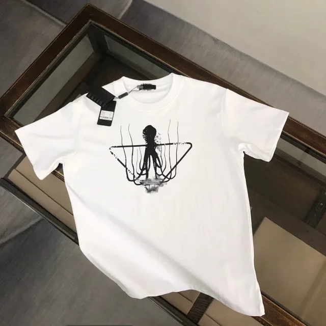 Prada T-Shirts Short-Sleeve Logo Graphic T-Shirt product detail image 17