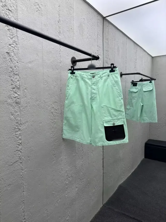 Dior Shorts Cargo product detail image 1