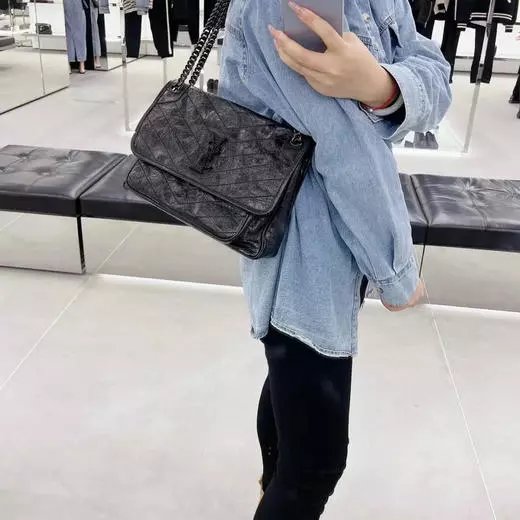 YSL/圣罗兰 经典Niki绗缝褶皱中号流浪包链条邮差包单肩斜挎包女