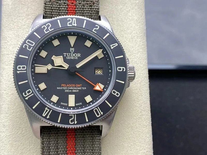 Watch from Three-legged