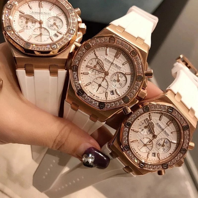 Watch from Three-legged