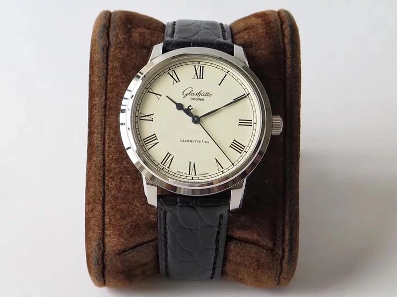 Watch from Three-legged