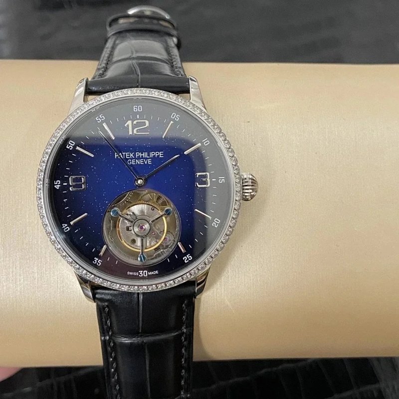 Watch from Three-legged