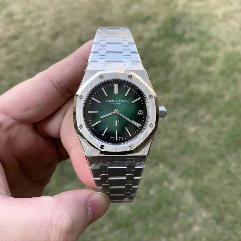 Watch from Three-legged