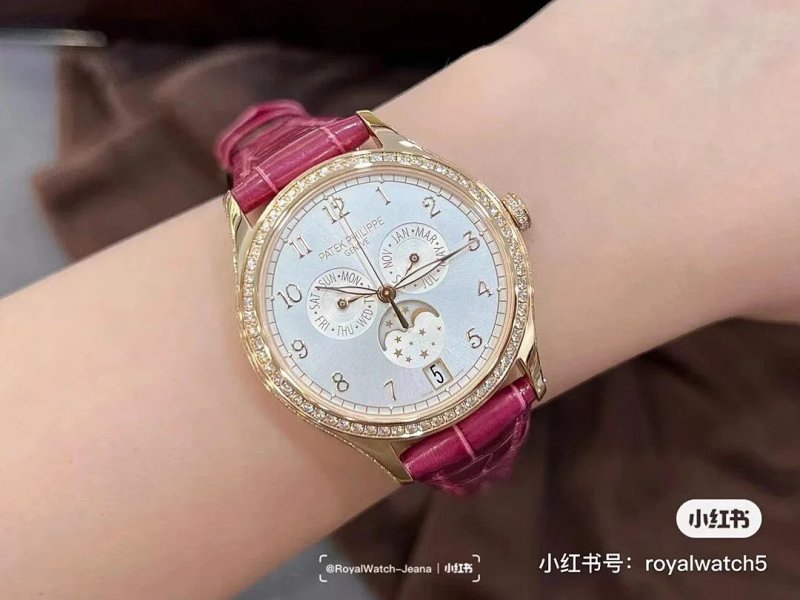 Watch from Three-legged