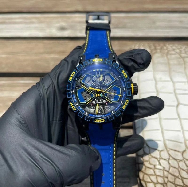 Roger Dubuis Excalibur 46 Sapphire Crystal Carbon Dlc