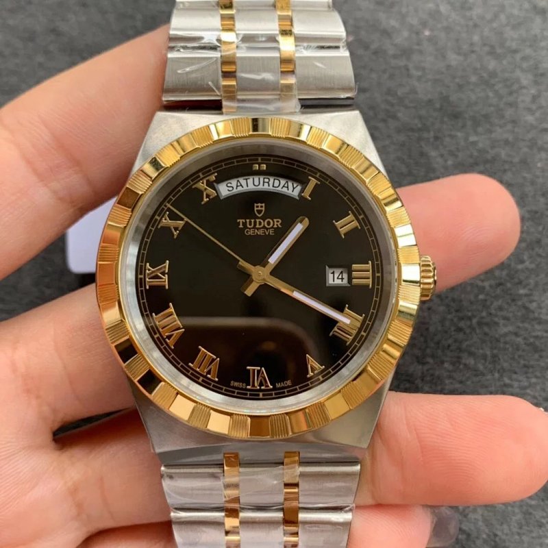 Watch from Three-legged