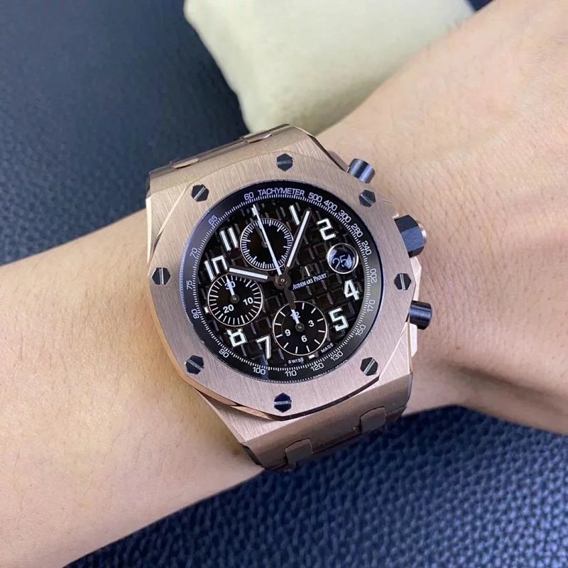 Watch from Three-legged