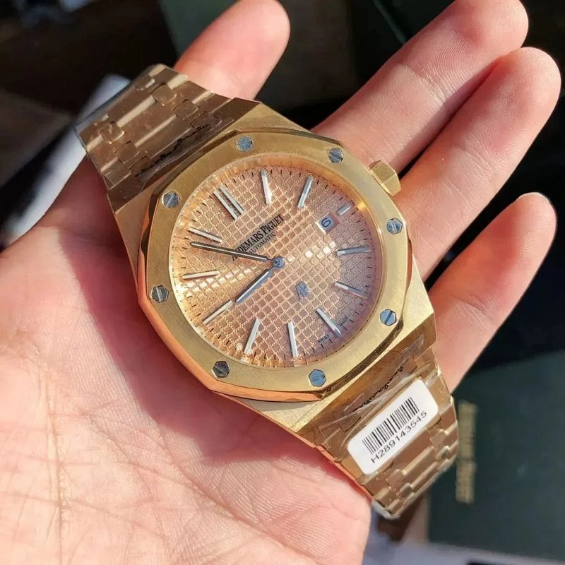 Watch from Three-legged