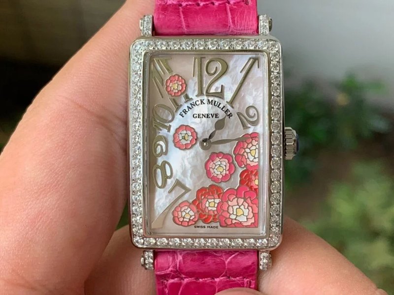 Watch from Three-legged