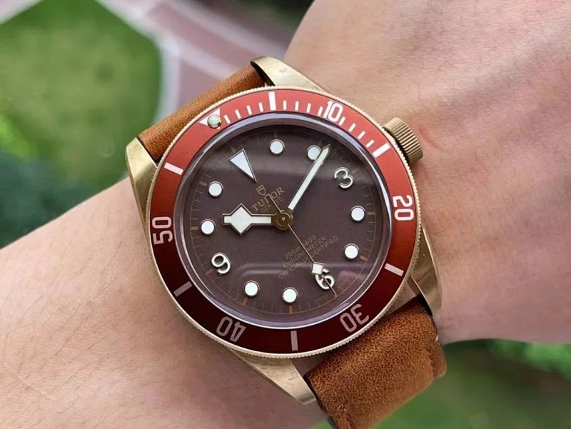 Watch from Three-legged