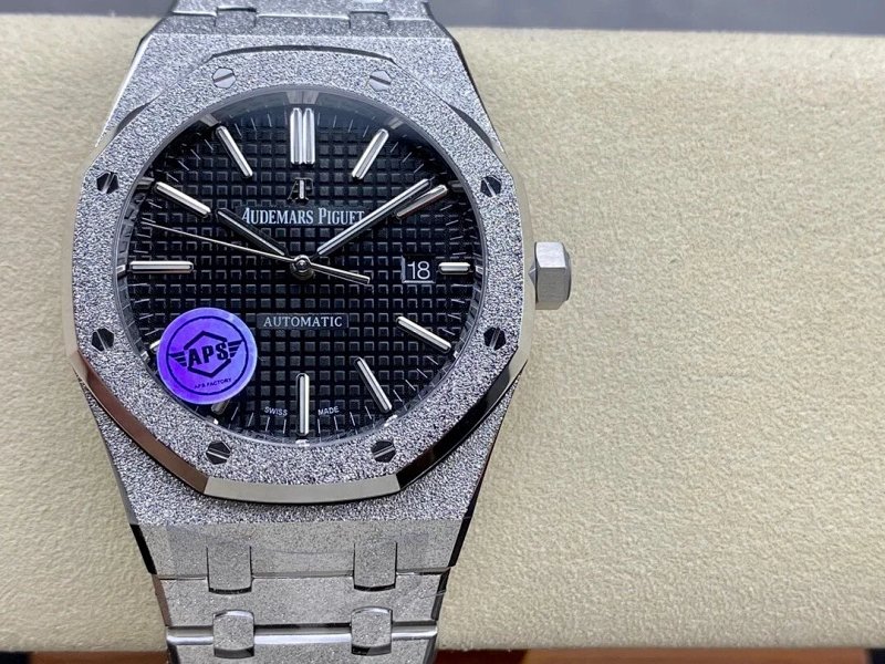 Watch from Three-legged