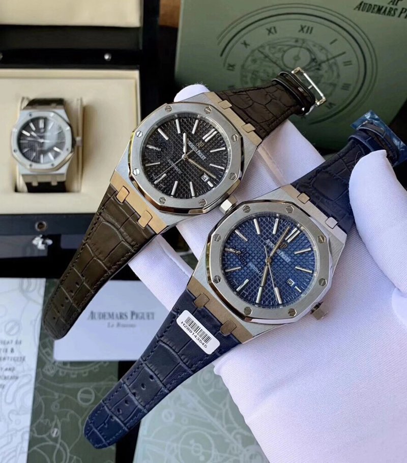 Watch from Three-legged