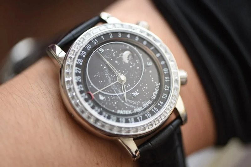Watch from Three-legged