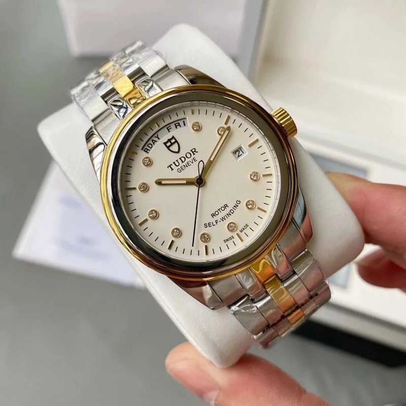 Watch from Three-legged