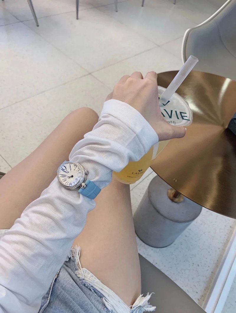 Watch from Three-legged