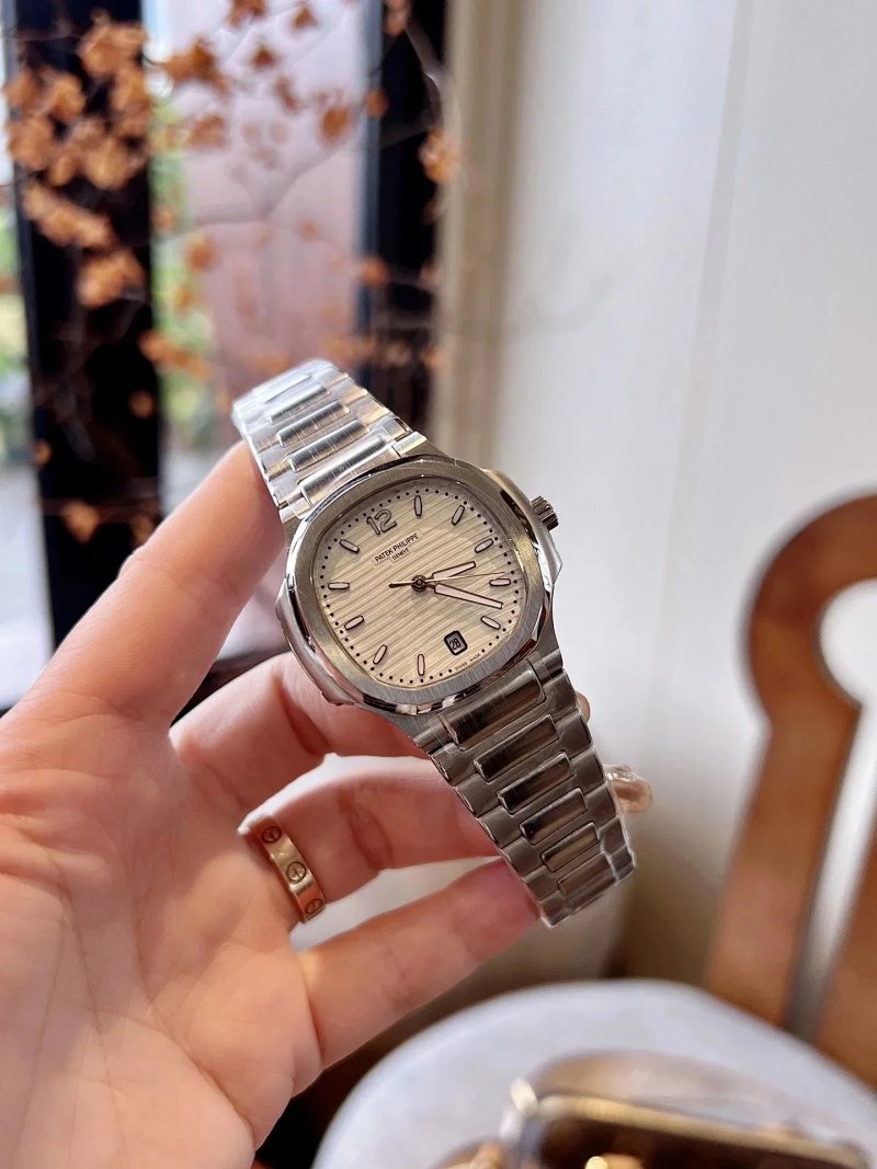 Watch from Three-legged