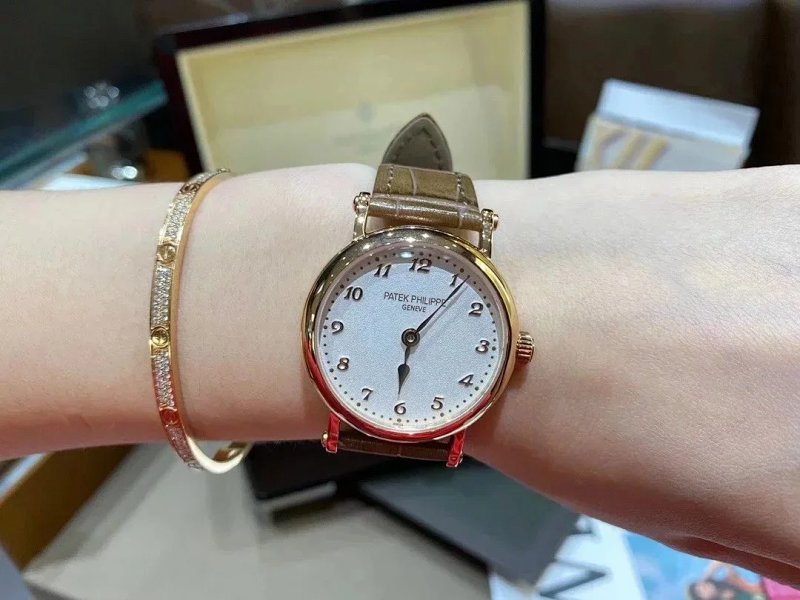 Watch from Three-legged