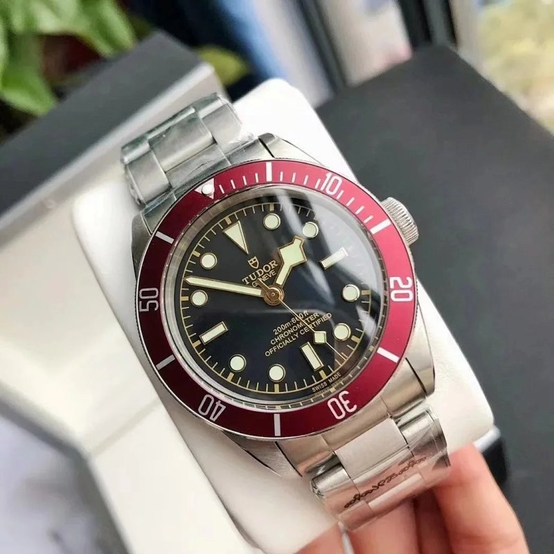 Watch from Three-legged