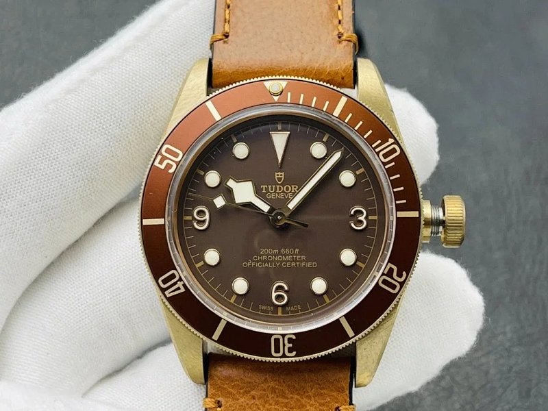 Watch from Three-legged