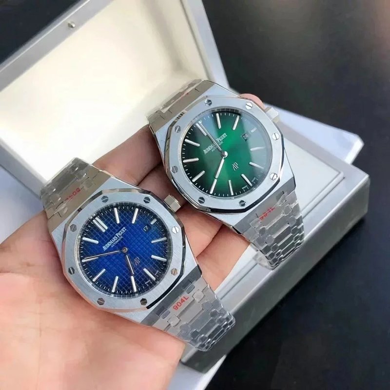 Watch from Three-legged