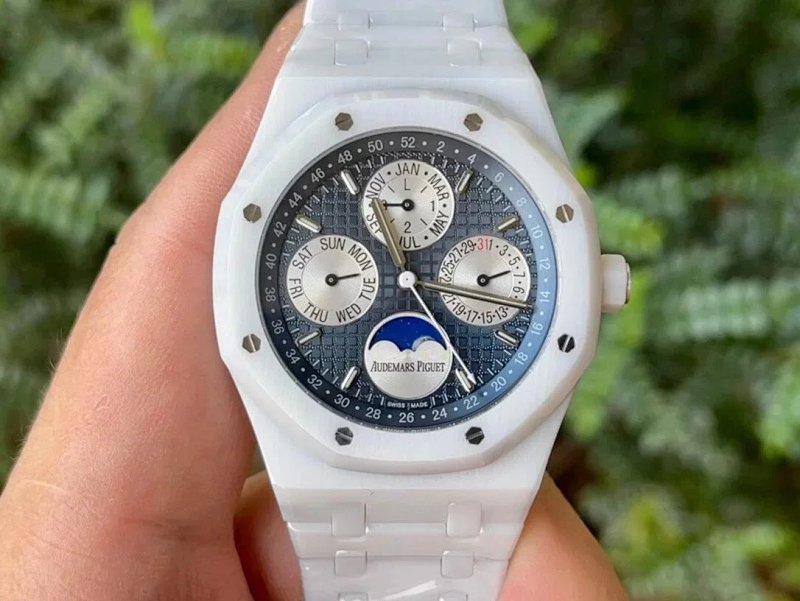 Watch from Three-legged