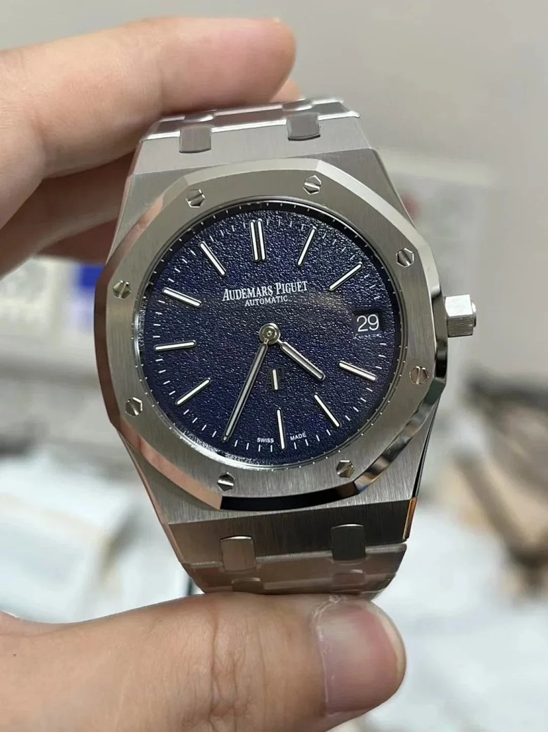 Watch from Three-legged
