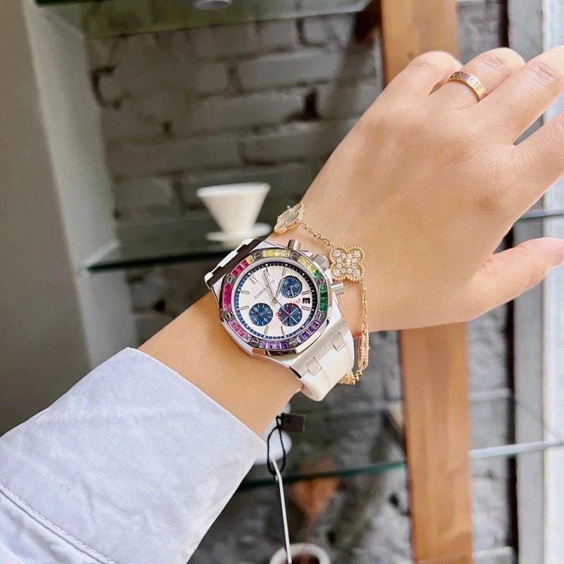 Watch from Three-legged
