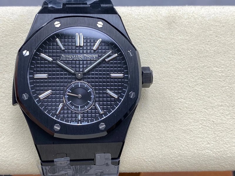 Watch from Three-legged