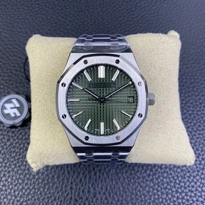 Watch from Three-legged