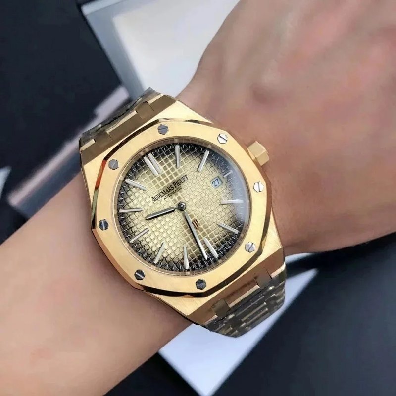 Watch from Three-legged