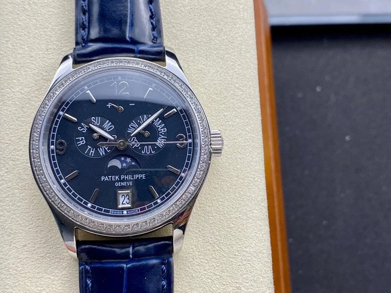 Watch from Three-legged