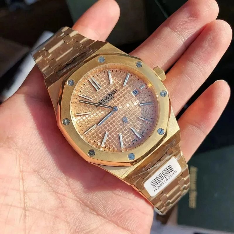 Watch from Three-legged