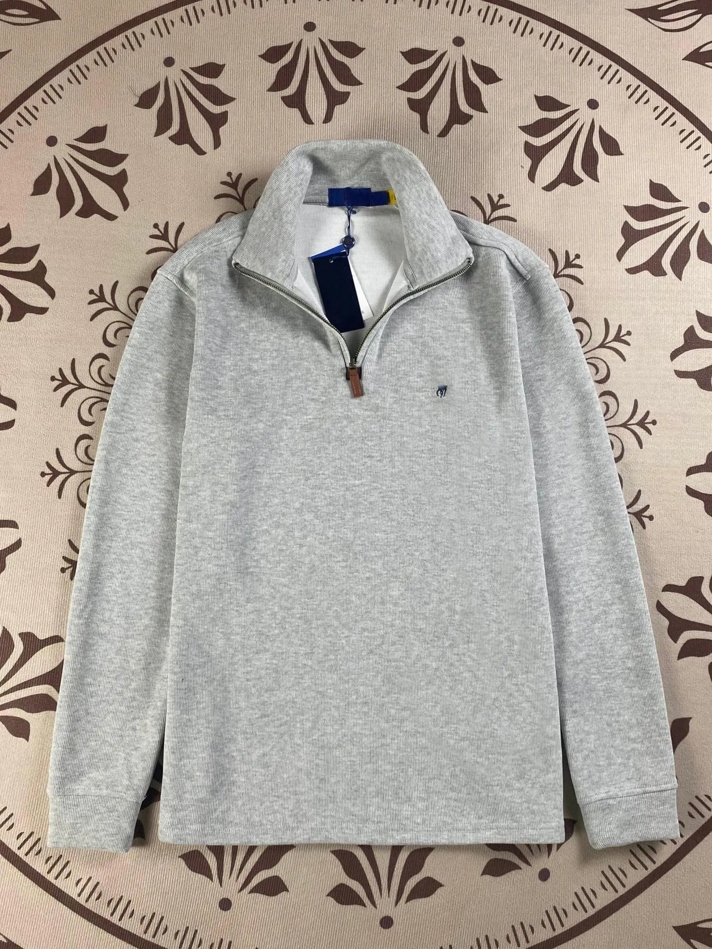 Light Flower Gray