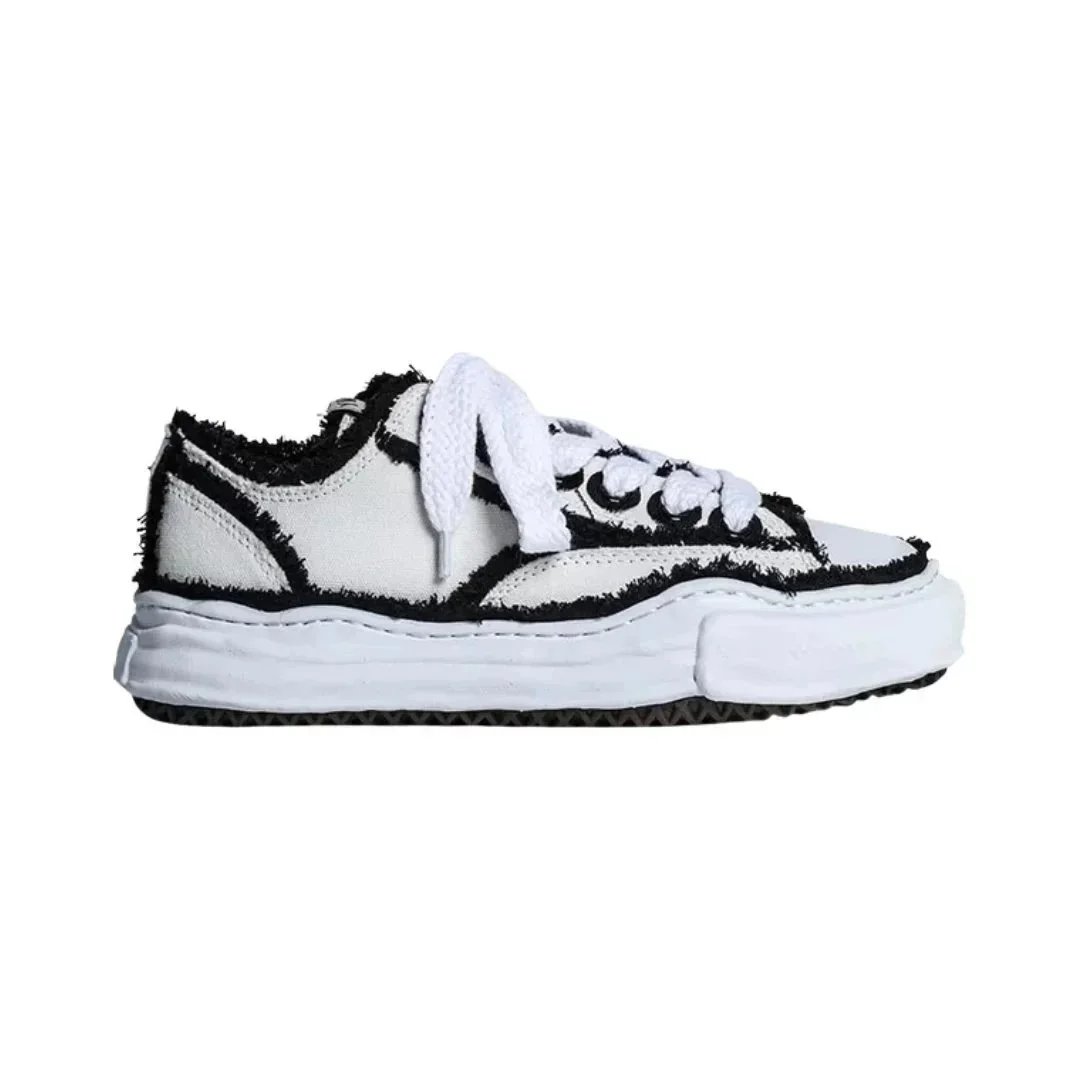 Peterson Canvas White Overhanging