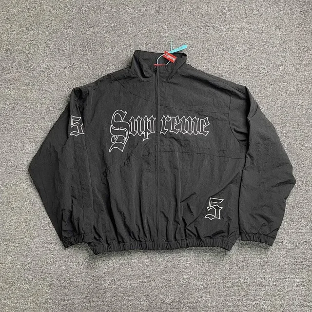 Supreme Hoodies & Sweatshirts Logo Hoodie with Contrast Stitching product detail image 22