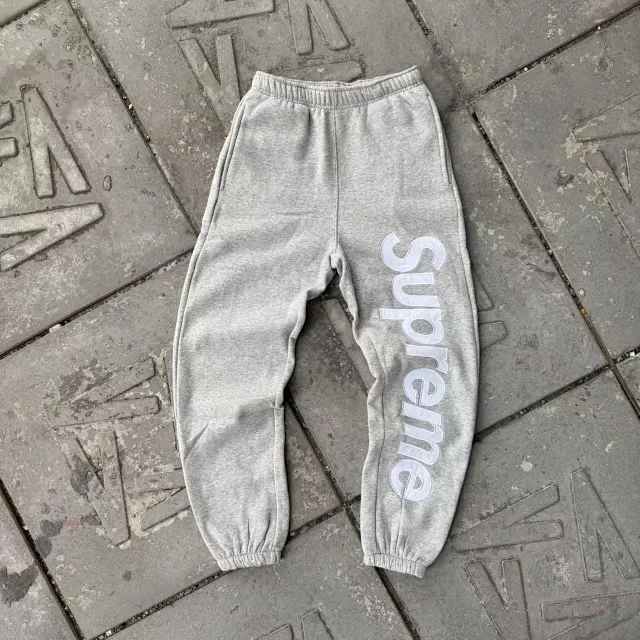 Supreme Hoodies & Sweatshirts Logo Hoodie with Contrast Stitching product detail image 29